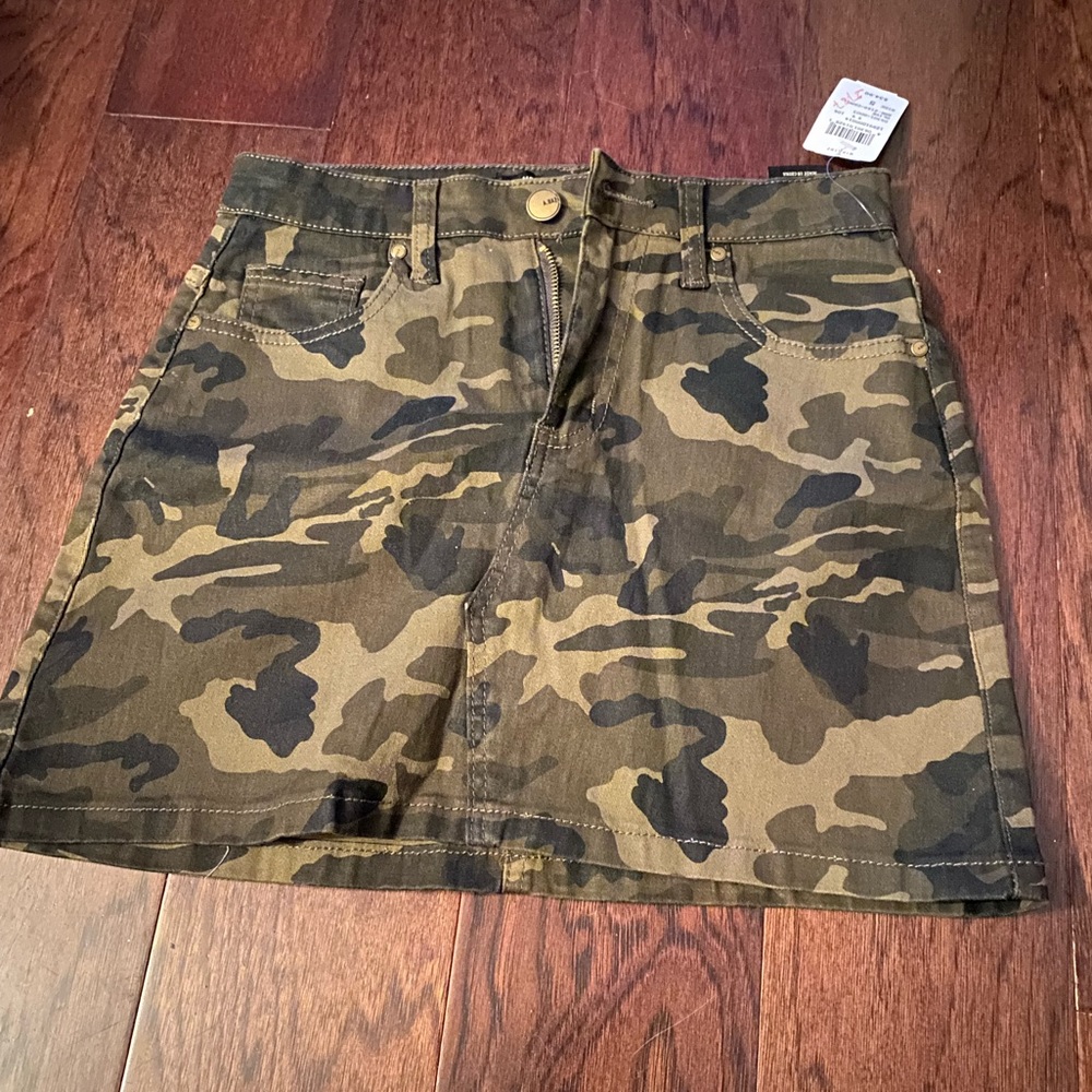 Womens camouflage skirt | size Small